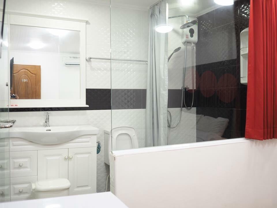 Pook Swan House Hotel Pattaya Room photo