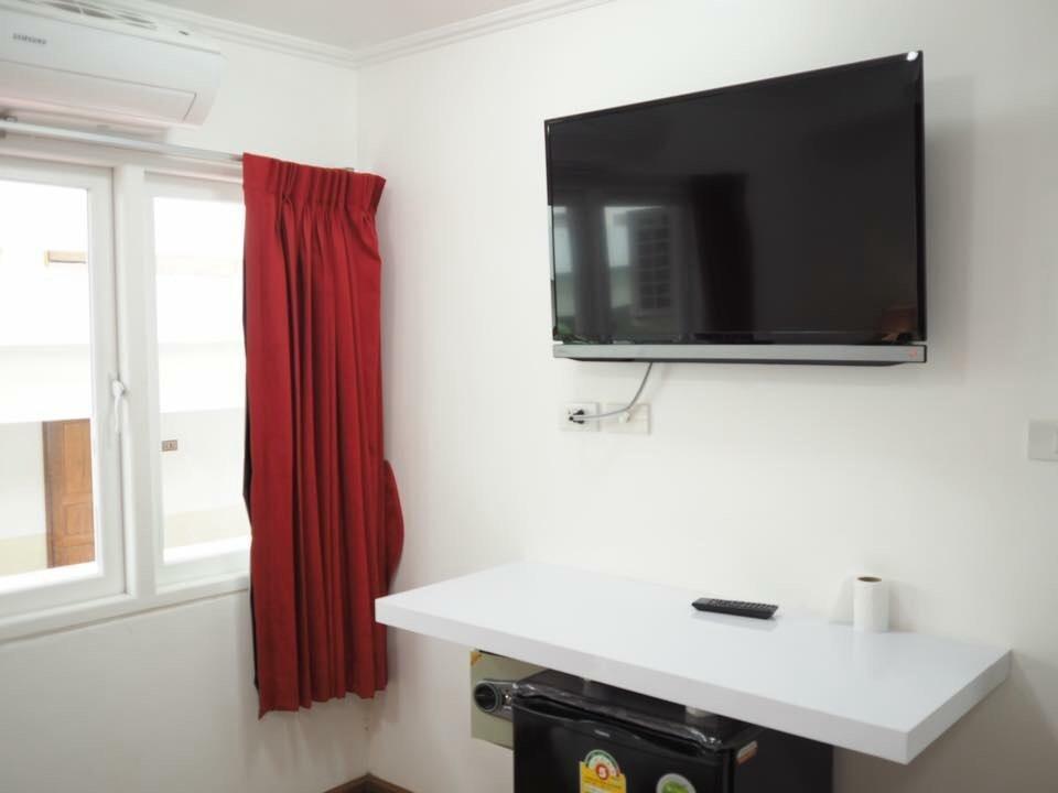 Pook Swan House Hotel Pattaya Room photo